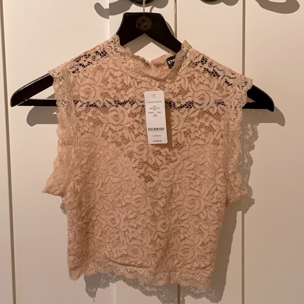 NWT lace crop top!